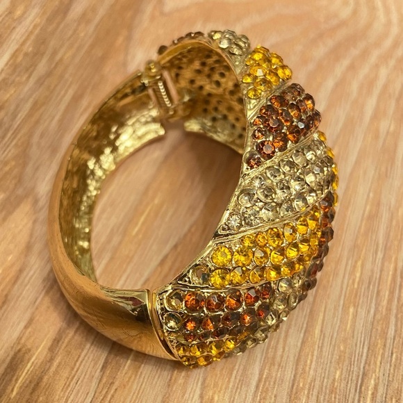 Women’s Formal Wide Tricolor Rhinestones Wristband Hinged Open Bracelet Bangle. - Picture 3 of 6